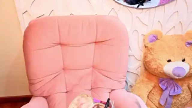 VioletxBloom online show from April 15, 2:02 pm