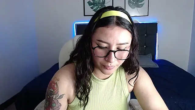 Snapshot of nicolee_8 chatting on September 24, 2:15 am nicolee 8 online show from September 24, 2:15 am