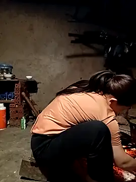 quynhkoolbae online show from January 8, 12:35 am