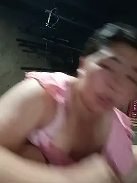 Snapshot of quynhkoolbae chatting on May 21, 1:01 am quynhkoolbae online show from May 21, 1:01 am