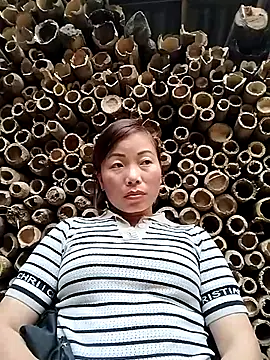 Annaacutee online show from December 20, 5:47 am