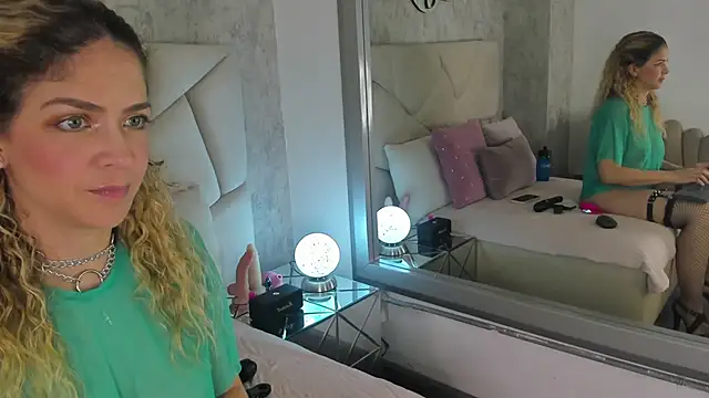 Velora   online show from December 5, 3:48 am