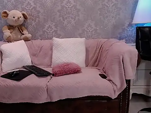 Ella Raven online show from April 7, 5:19 am