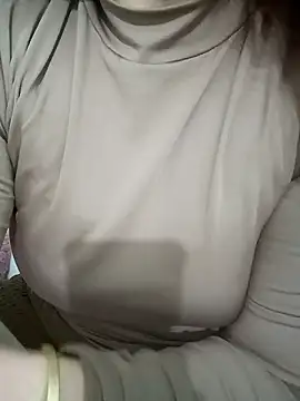 miumiu 00 online show from January 12, 1:27 pm