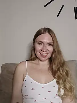 Snapshot of KisaVixen chatting on May 21, 7:32 pm KisaVixen online show from May 21, 7:32 pm