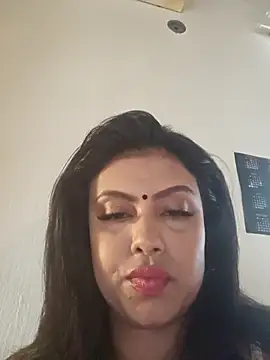 Indian GlowingMiax online show from December 18, 5:24 am