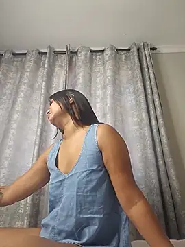 Indian GlowingMiax online show from February 7, 7:23 am