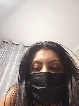 Snapshot of Indian_GlowingMiax chatting on April 23, 12:29 pm Indian GlowingMiax online show from April 23, 12:29 pm