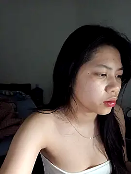 Snapshot of Katanh chatting on May 4, 3:30 pm Katanh online show from May 4, 3:30 pm