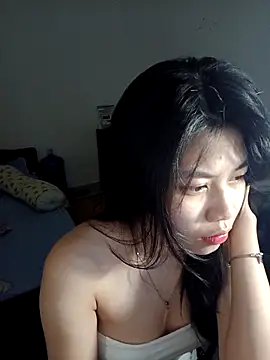 Snapshot of Katanh chatting on May 5, 7:49 am Katanh online show from May 5, 7:49 am