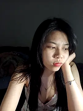 Snapshot of Katanh chatting on May 7, 11:04 am Katanh online show from May 7, 11:04 am