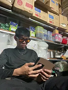 linh21107 online show from November 5, 6:24 am