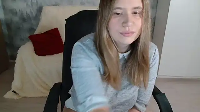 AdelinaLawson online show from April 9, 5:51 am