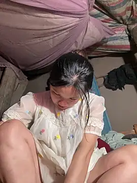Snapshot of beobeo_2xx chatting on May 5, 1:41 pm beobeo 2xx online show from May 5, 1:41 pm