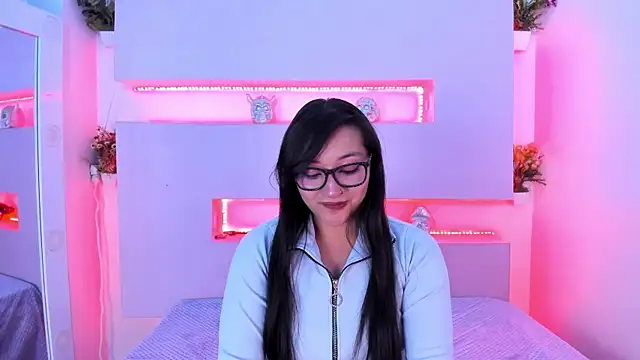 Skye bluee  online show from October 21, 3:29 am