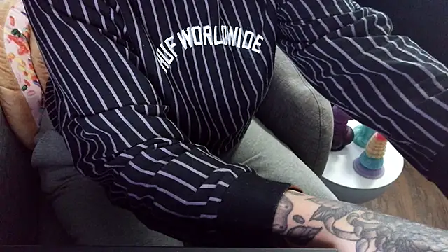 Snapshot of fetishslut4u chatting on November 1, 9:39 pm fetishslut4u online show from November 1, 9:39 pm