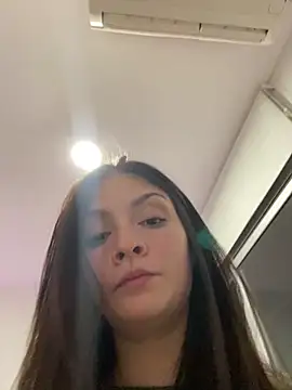 Snapshot of Danielaeliana chatting on May 3, 2:06 am Danielaeliana online show from May 3, 2:06 am