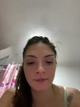Snapshot of Danielaeliana chatting on May 28, 1:14 am Danielaeliana online show from May 28, 1:14 am