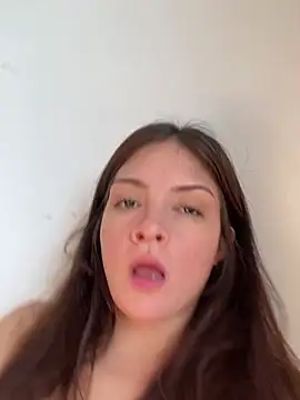 Snapshot of Danielaeliana chatting on May 30, 5:21 pm Danielaeliana online show from May 30, 5:21 pm