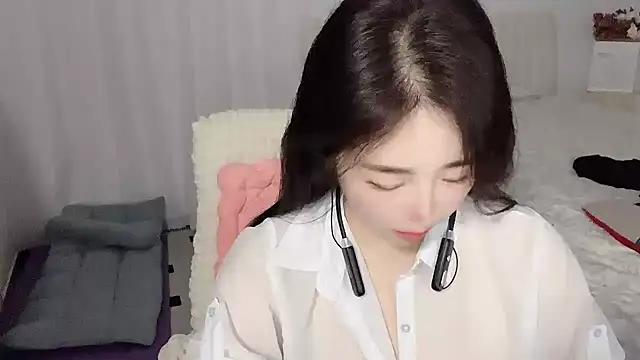 Xiali-166 online show from November 23, 9:03 pm