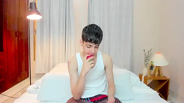 Snapshot of oblivion_deku chatting on September 20, 2:40 pm oblivion deku online show from September 20, 2:40 pm