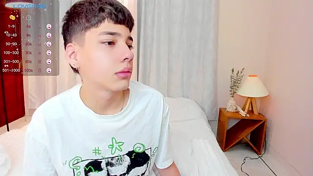 Snapshot of oblivion_deku chatting on October 5, 1:31 pm oblivion deku online show from October 5, 1:31 pm