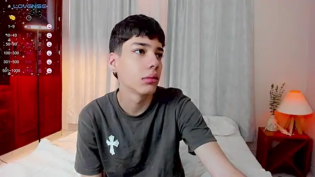 Snapshot of oblivion_deku chatting on October 12, 1:43 pm oblivion deku online show from October 12, 1:43 pm