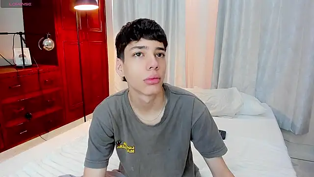 Snapshot of oblivion_deku chatting on October 23, 1:21 pm oblivion deku online show from October 23, 1:21 pm