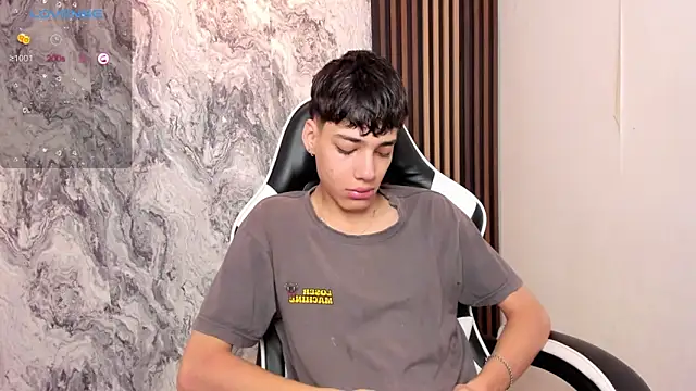 Snapshot of oblivion_deku chatting on November 3, 1:45 pm oblivion deku online show from November 3, 1:45 pm