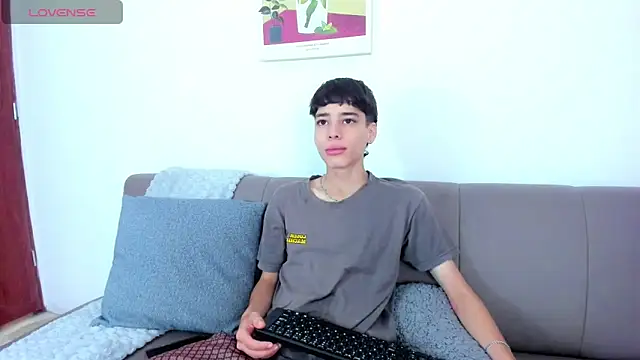 Snapshot of oblivion_deku chatting on November 30, 1:26 pm oblivion deku online show from November 30, 1:26 pm