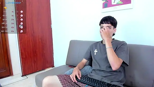 Snapshot of oblivion_deku chatting on December 3, 1:31 pm oblivion deku online show from December 3, 1:31 pm