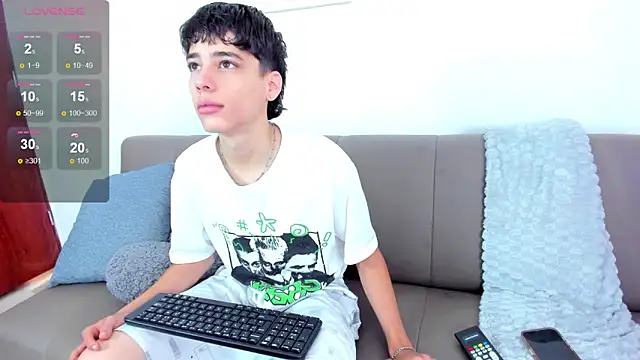 Snapshot of oblivion_deku chatting on December 5, 1:31 pm oblivion deku online show from December 5, 1:31 pm