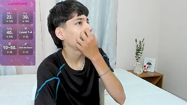 Snapshot of oblivion_deku chatting on December 20, 1:51 pm oblivion deku online show from December 20, 1:51 pm