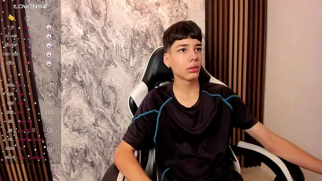 Snapshot of oblivion_deku chatting on January 7, 1:46 pm oblivion deku online show from January 7, 1:46 pm