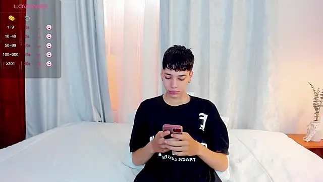 Snapshot of oblivion_deku chatting on February 23, 2:03 pm oblivion deku online show from February 23, 2:03 pm