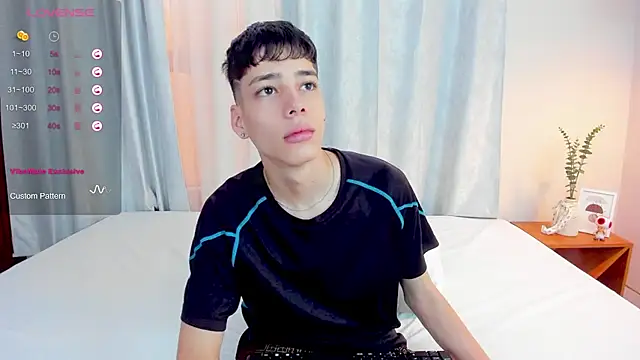 Snapshot of oblivion_deku chatting on March 1, 1:46 pm oblivion deku online show from March 1, 1:46 pm