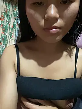 Snapshot of milo_bae chatting on February 21, 12:22 am milo bae online show from February 21, 12:22 am