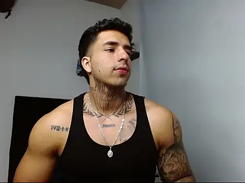 Snapshot of ragnar_phoenix chatting on February 6, 8:34 pm ragnar phoenix online show from February 6, 8:34 pm