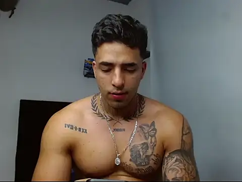 Snapshot of ragnar_phoenix chatting on February 8, 12:25 am ragnar phoenix online show from February 8, 12:25 am