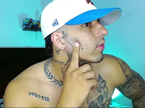 Snapshot of ragnar_phoenix chatting on March 4, 10:16 pm ragnar phoenix online show from March 4, 10:16 pm