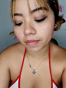 Emily  Hott online show from April 5, 8:28 pm