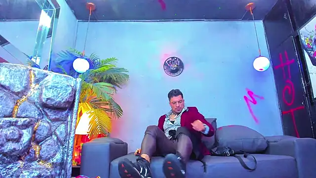 Snapshot of dennis_cox1 chatting on September 20, 4:24 am dennis cox1 online show from September 20, 4:24 am