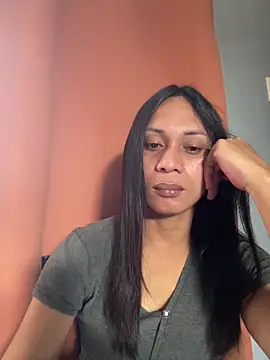 missruffa online show from February 6, 3:00 am