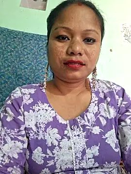 Snapshot of Priya-Bong_ chatting on May 8, 7:57 am Priya-Bong online show from May 8, 7:57 am