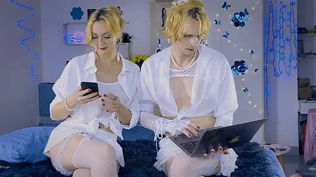 Snapshot of LolaSpaisTS chatting on November 23, 7:52 am LolaSpaisTS online show from November 23, 7:52 am