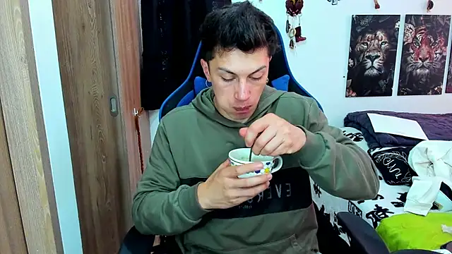 javiersexymann online show from February 18, 8:36 pm