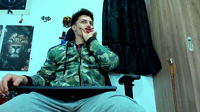 javiersexymann online show from February 25, 10:18 pm