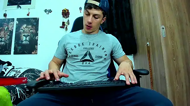 javiersexymann online show from March 7, 4:02 am