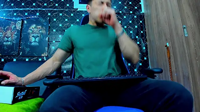 javiersexymann online show from September 9, 11:15 pm