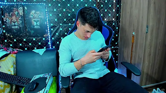 javiersexymann online show from October 1, 9:21 pm